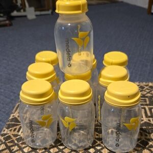 Medela Yellow Baby Bottle Collection